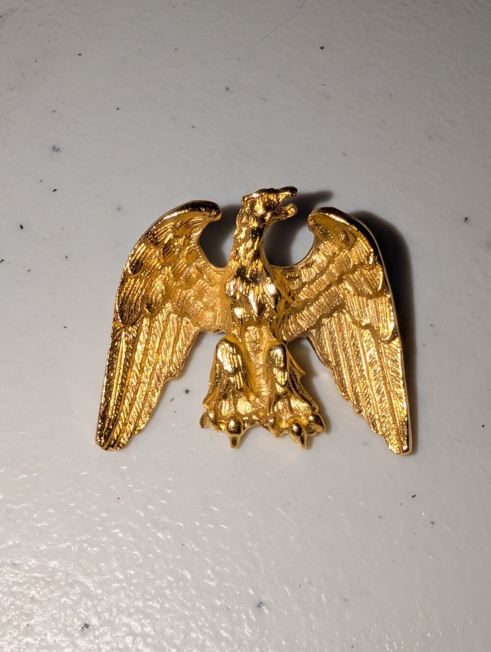 Vintage Signed RAFAELIAN Gold Tone Eagle Brooch Pin Patriotic Figural Bird